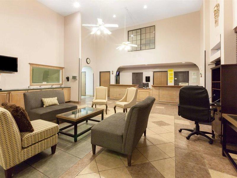 Super 8 By Wyndham Tulsa/Downtown/East Hotel Luaran gambar