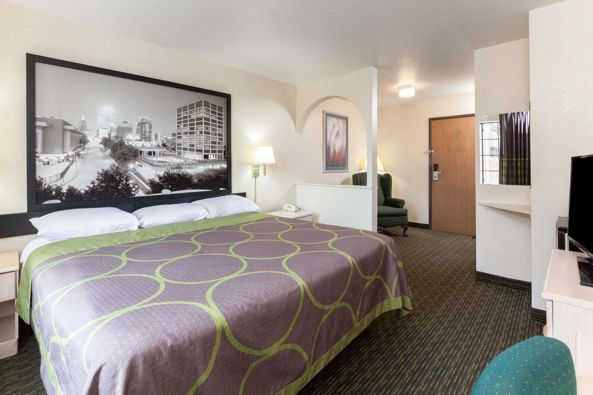 Super 8 By Wyndham Tulsa/Downtown/East Hotel Luaran gambar