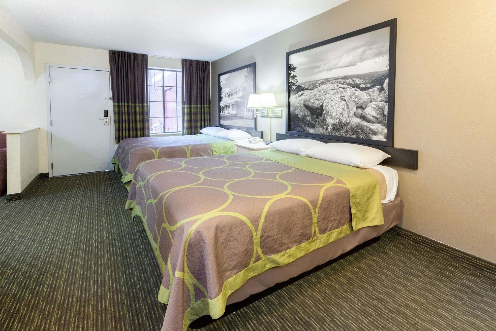 Super 8 By Wyndham Tulsa/Downtown/East Hotel Luaran gambar